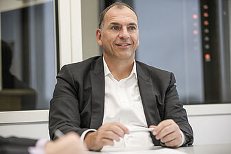 Dipl. Ing. Jörg Friedrich im Kundengespräch